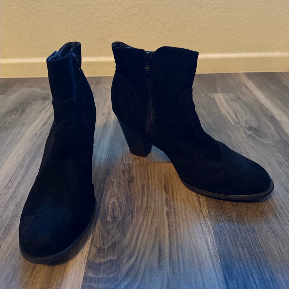 Elegant Black Ankle Boots